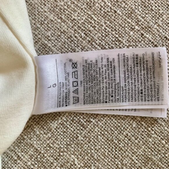 NWOT GAP Ivory Crop Tank - Picture 3 of 3